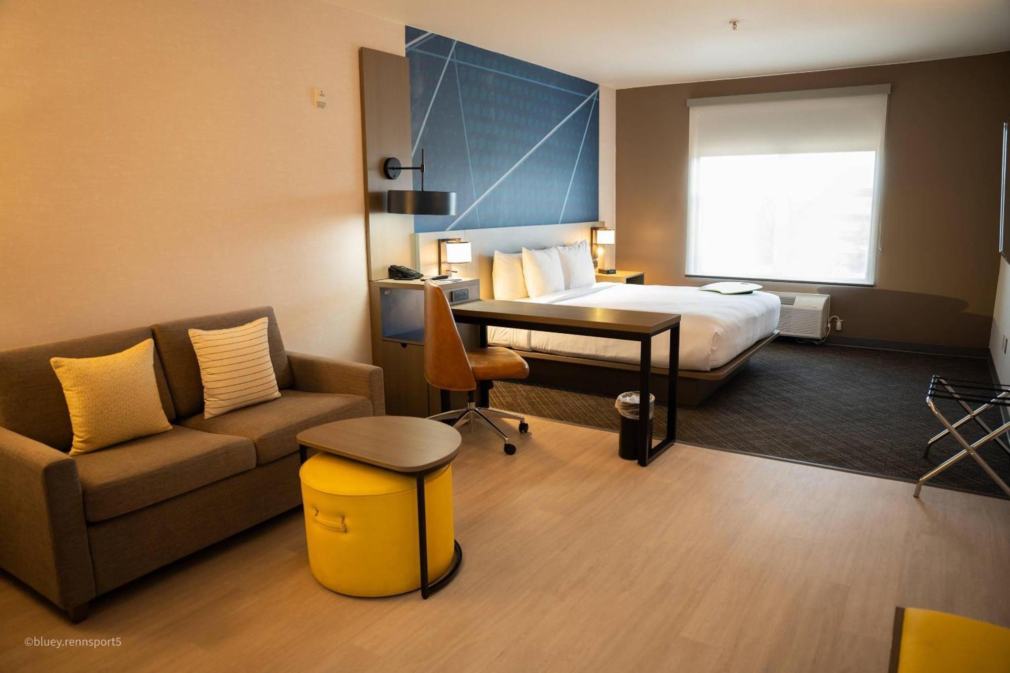 Superior King Suite - Non-smoking